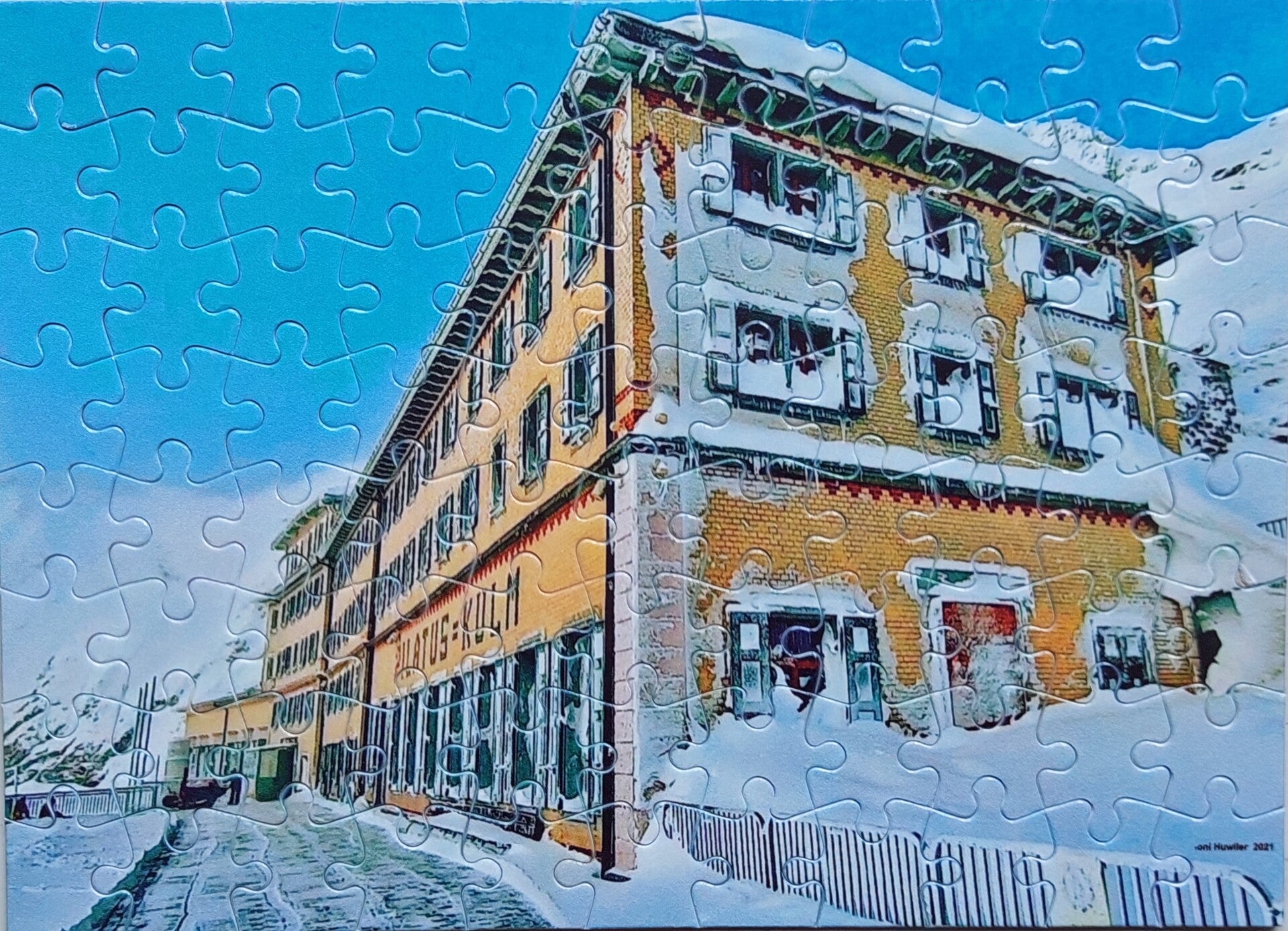 Pilatus Kulm Hotel im Winter – 88-teiliges Puzzle