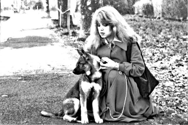 Frau mit Hund