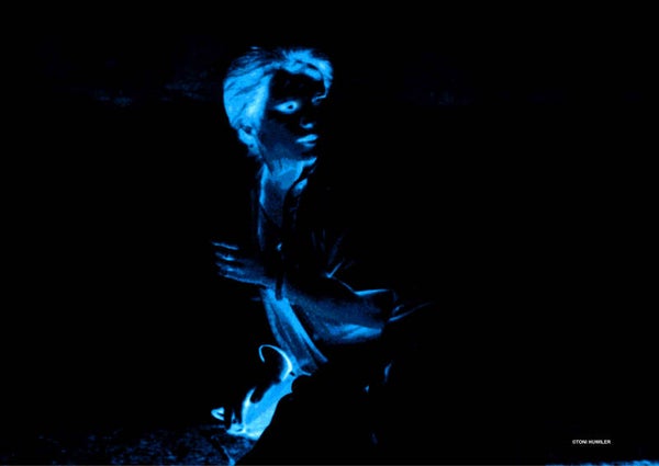 Frau in blau 2