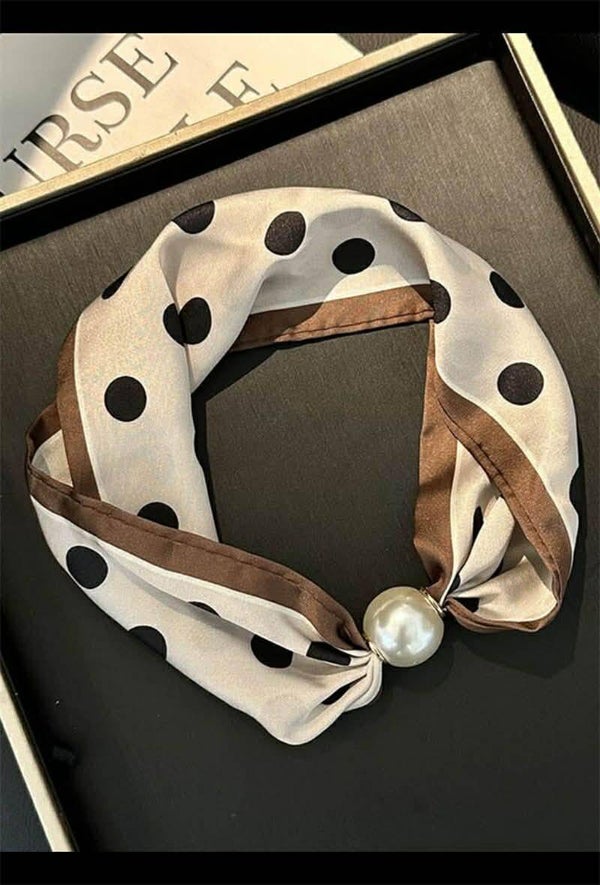 Bruin/zwarte bolletjes