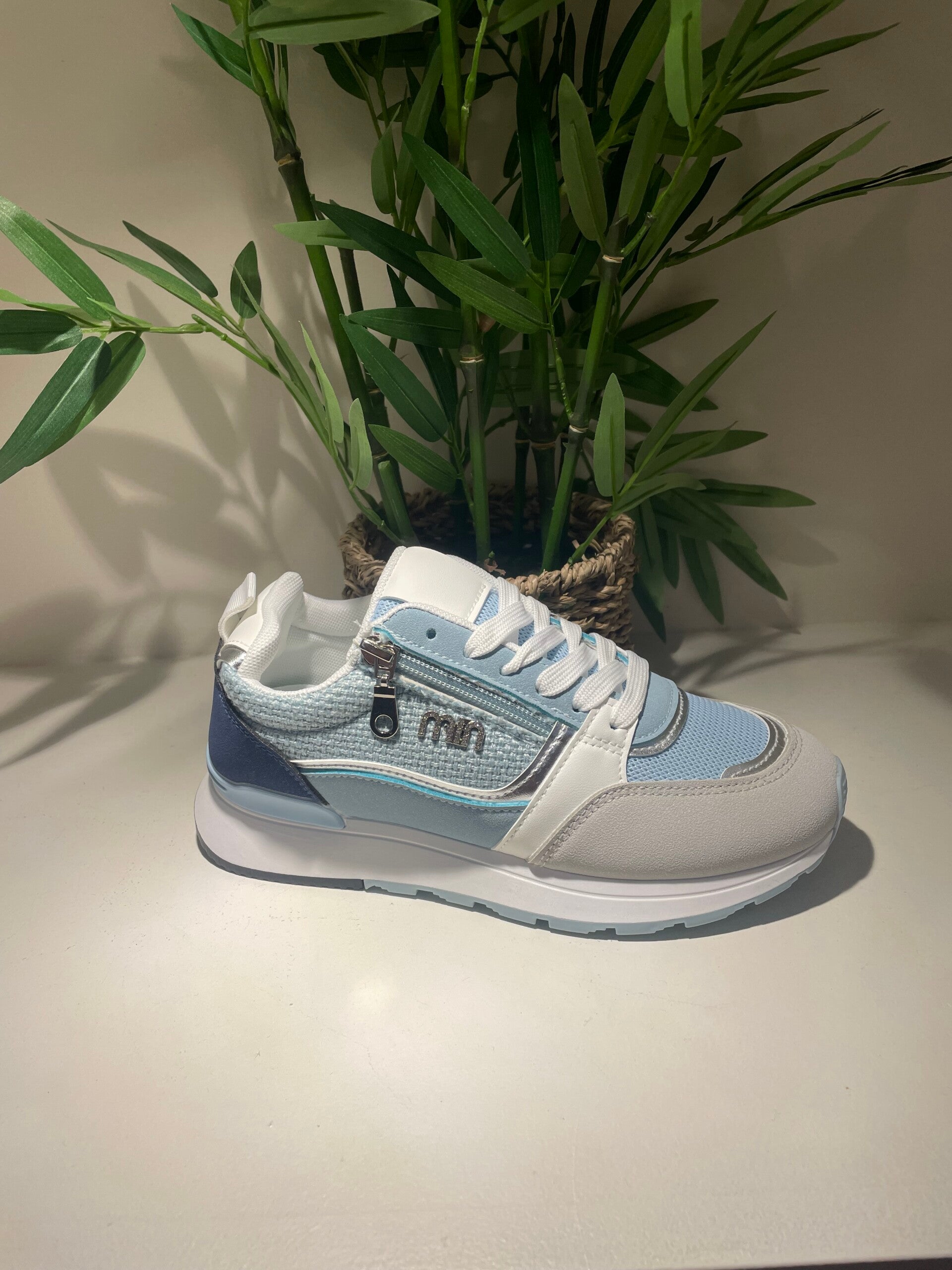 Blauwe sneakers