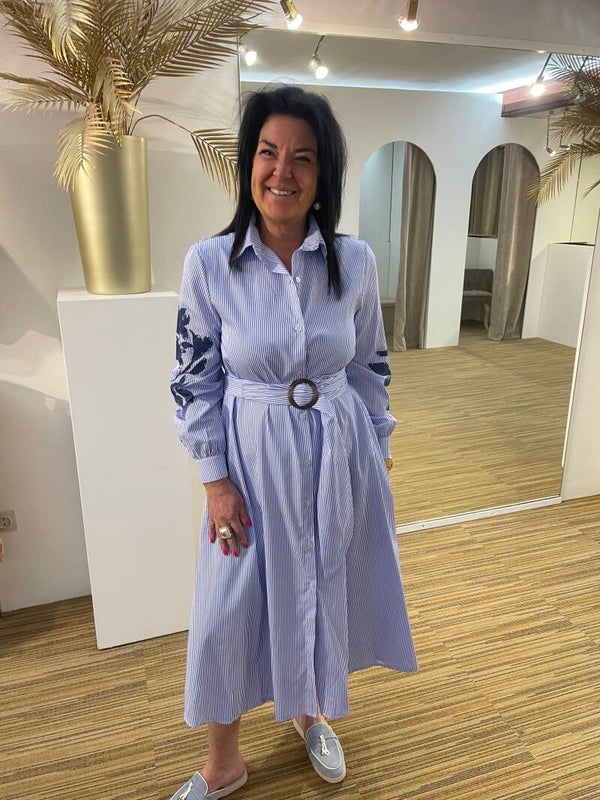 Blauw gestreepte kleedje