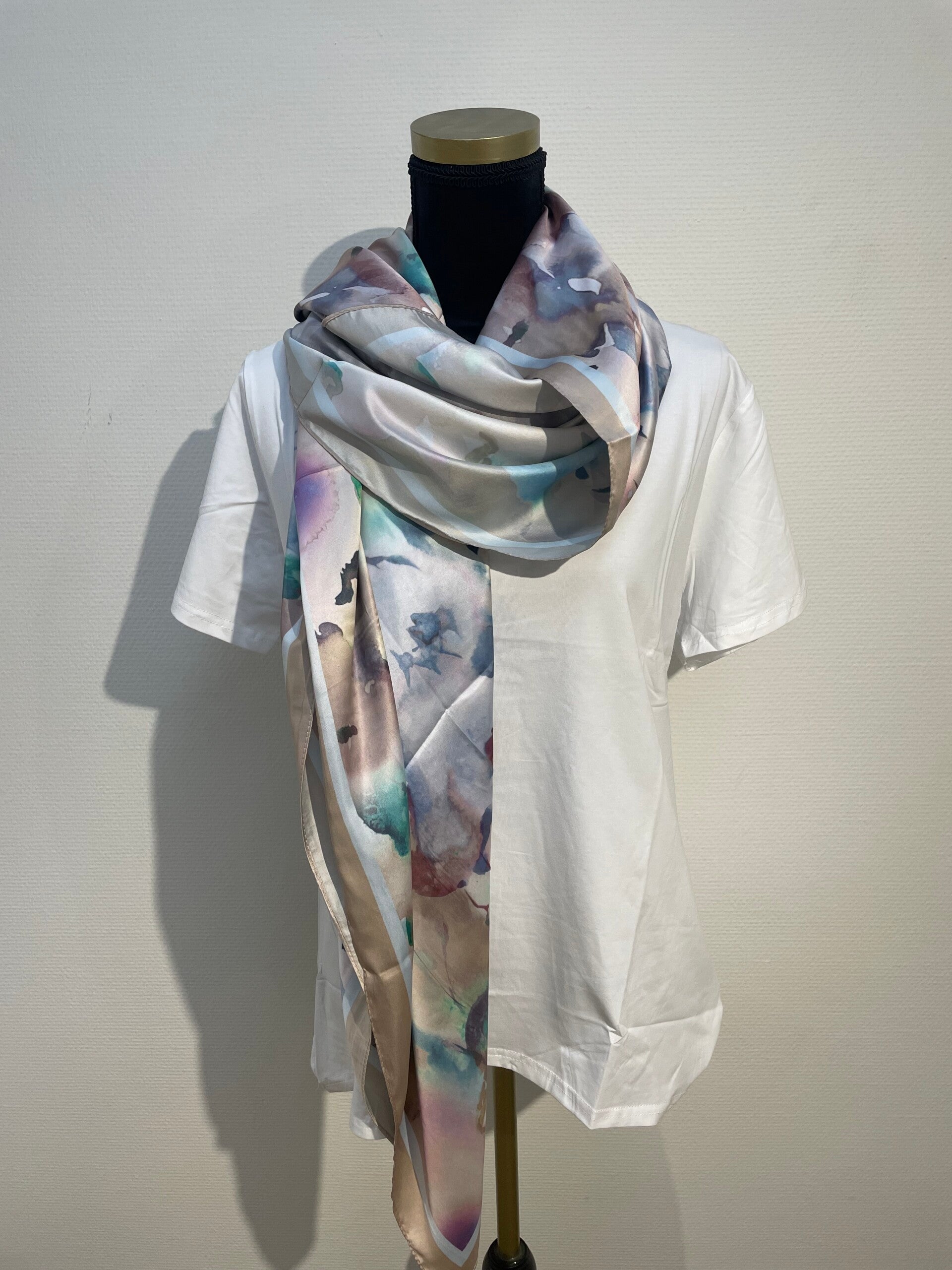 Vierkante sjaal lichte kleuren 0