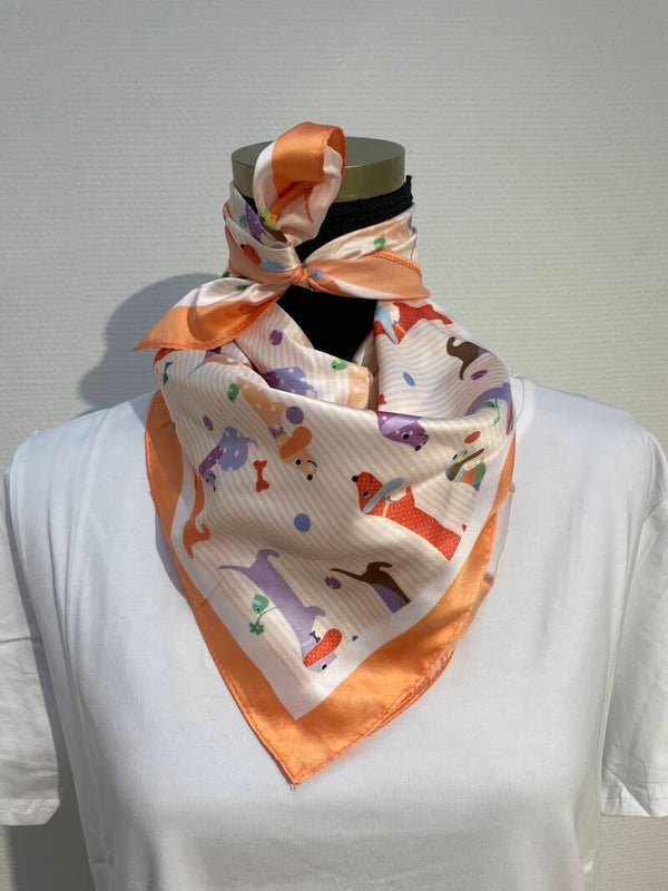 Kleine vierkant tekkel sjaal