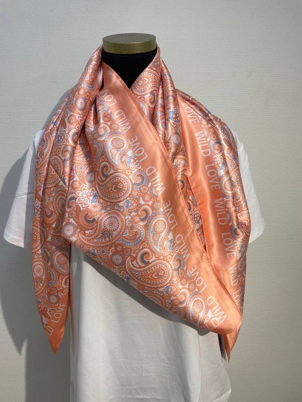 Vierkant sjaal wild love 3