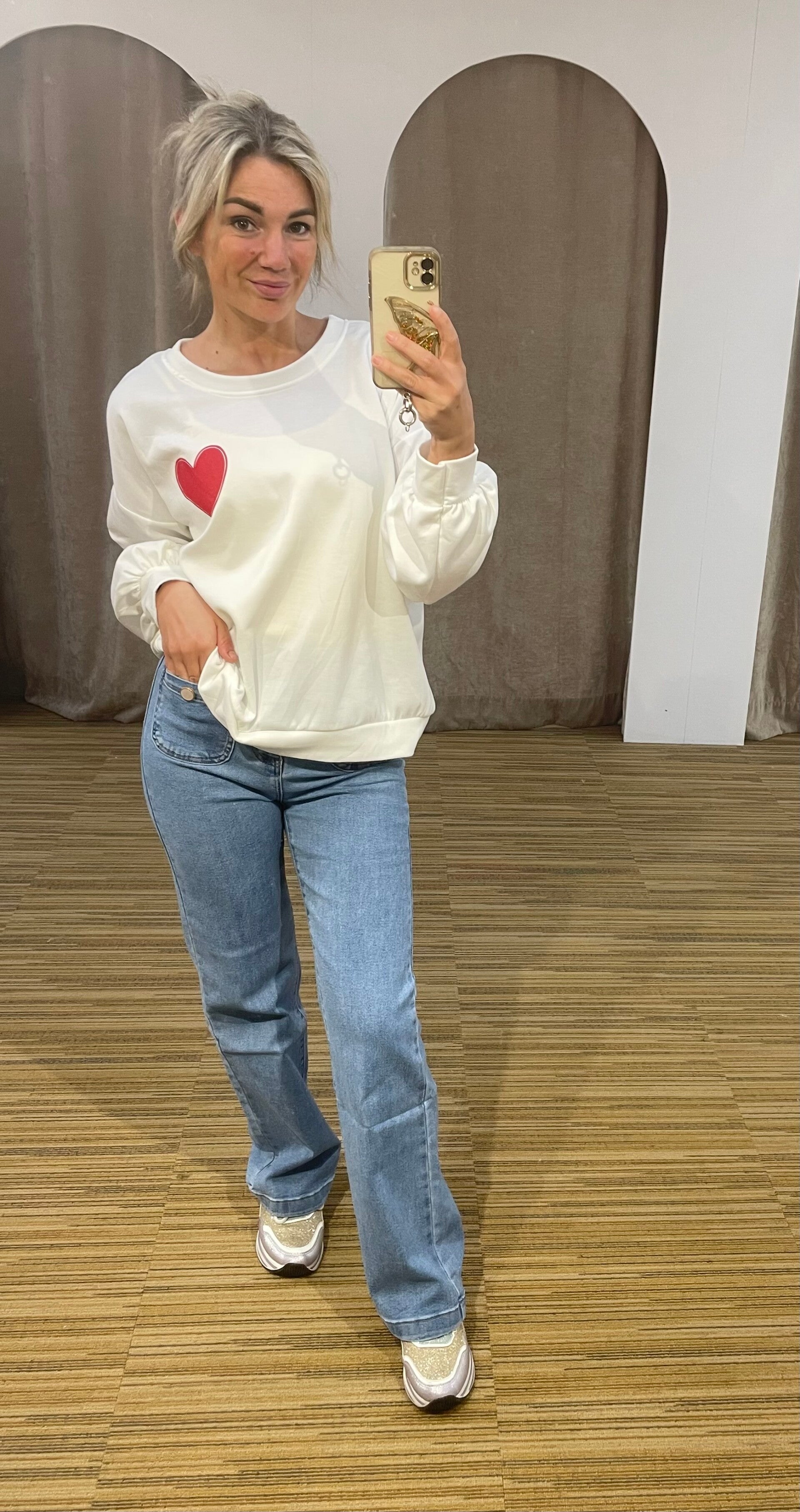 Witte sweater trui met hartje