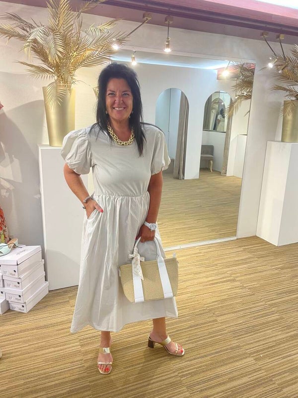 Beige kleedje met poef mouwen