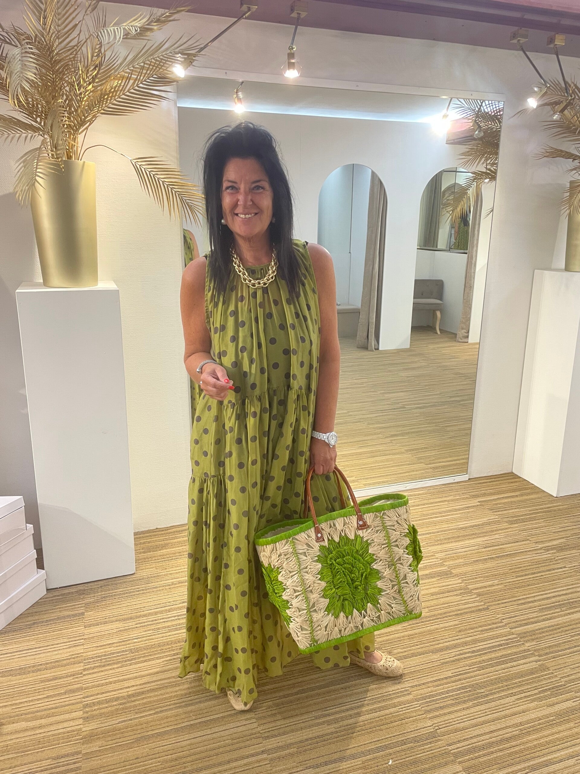 Groene kleedje met bolletjes