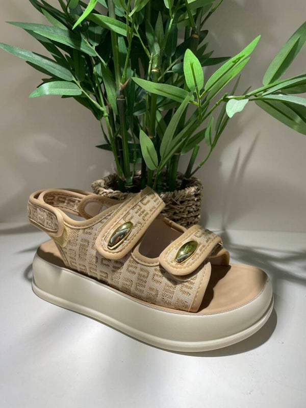 Beige sandaal NIU