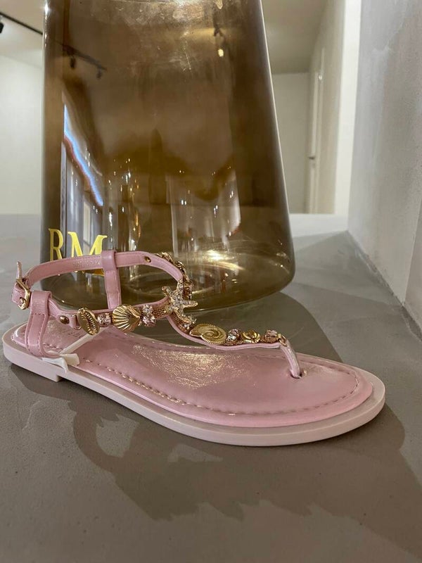 Roze sandaaltje