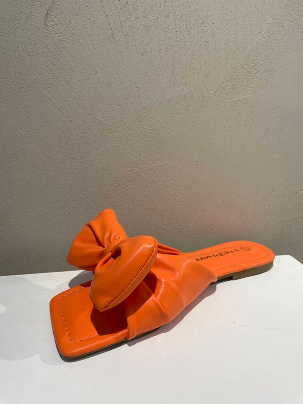 Oranje instapper grote strik