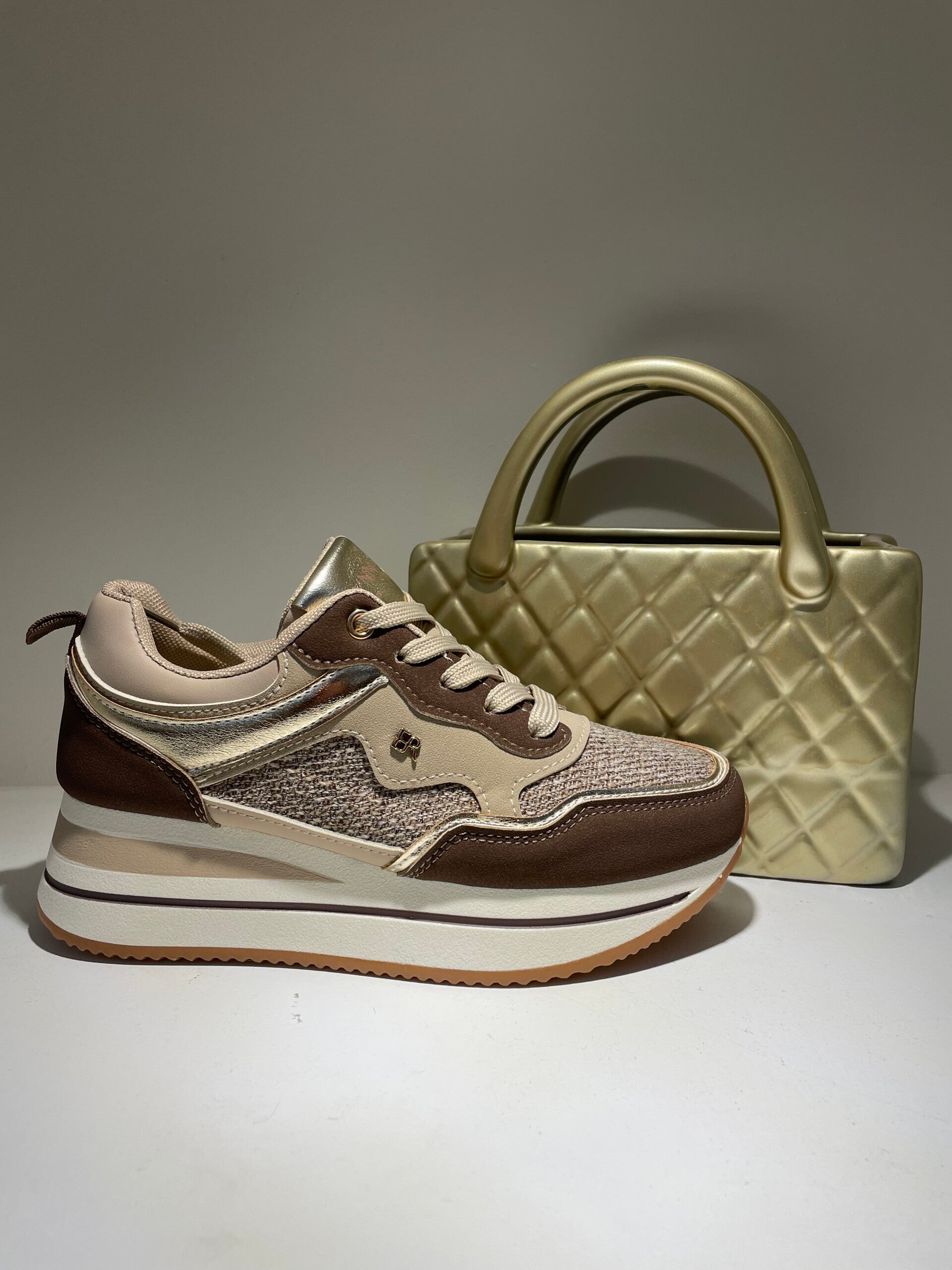 Bruine hoge sneakers