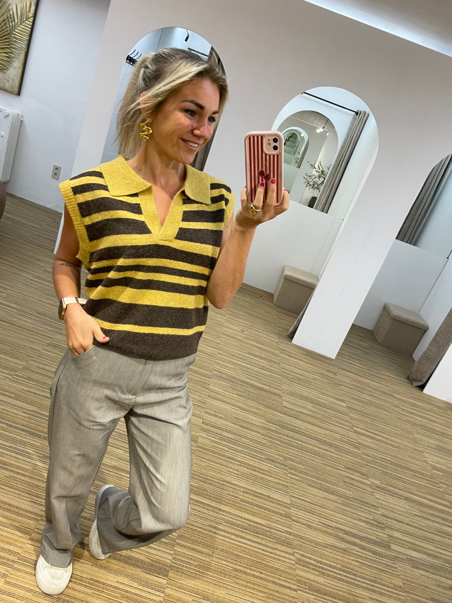 Geel/bruine polo pulletje