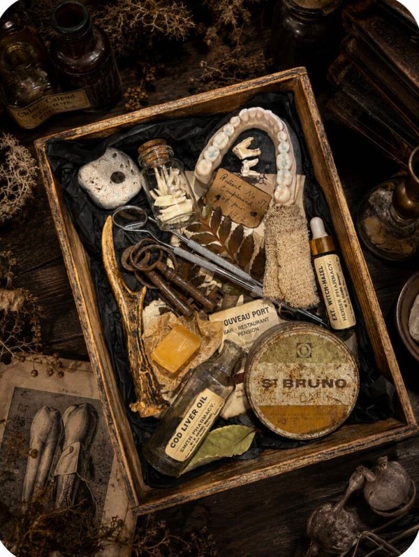 The Extraction Room Oddity Tray