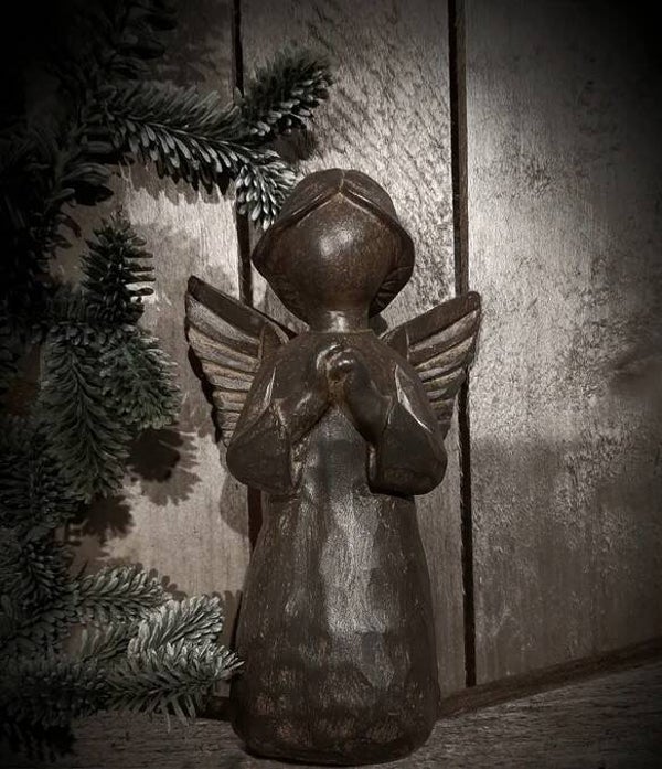 Engel knielend, met vleugels houtlook