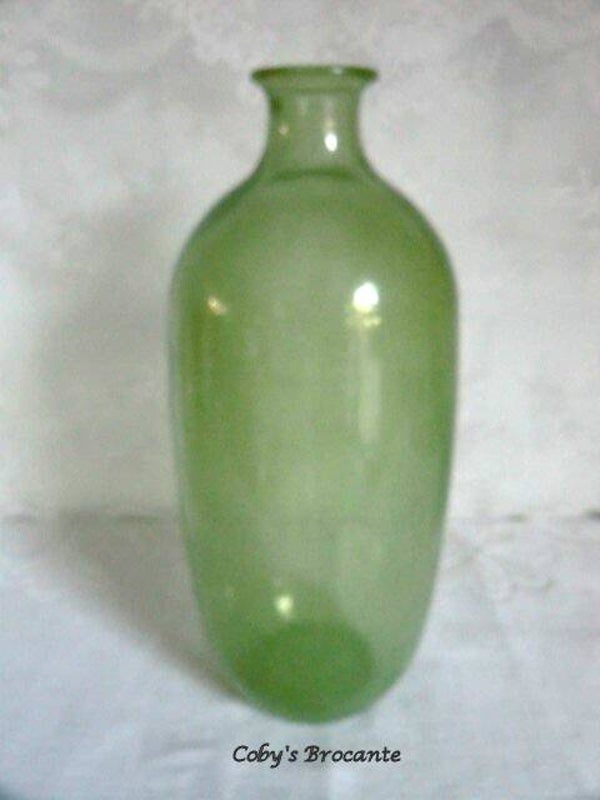 Glazen fles zachtgroen