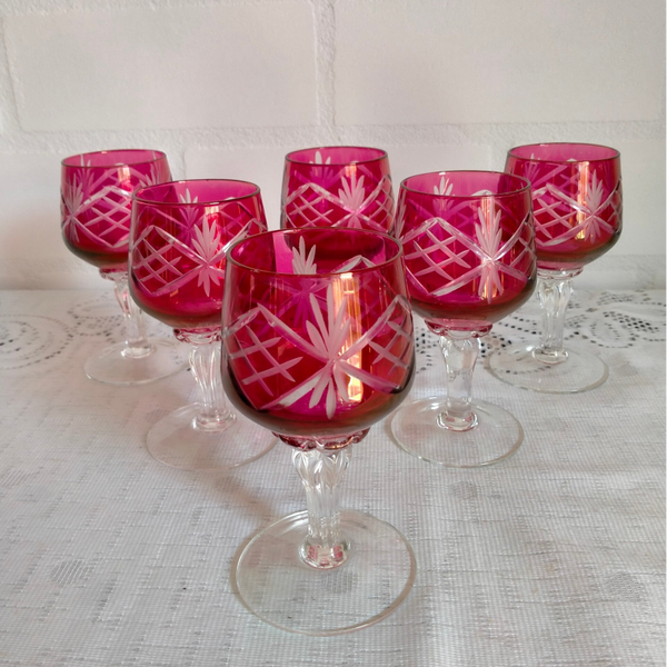 Set van 6 wijnglazen, rood