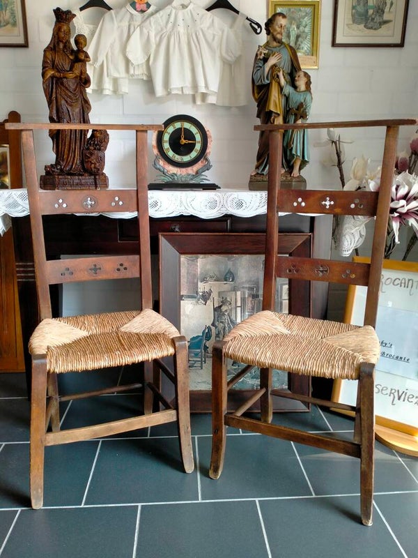 Set antieke bidstoelen/ kerkstoelen