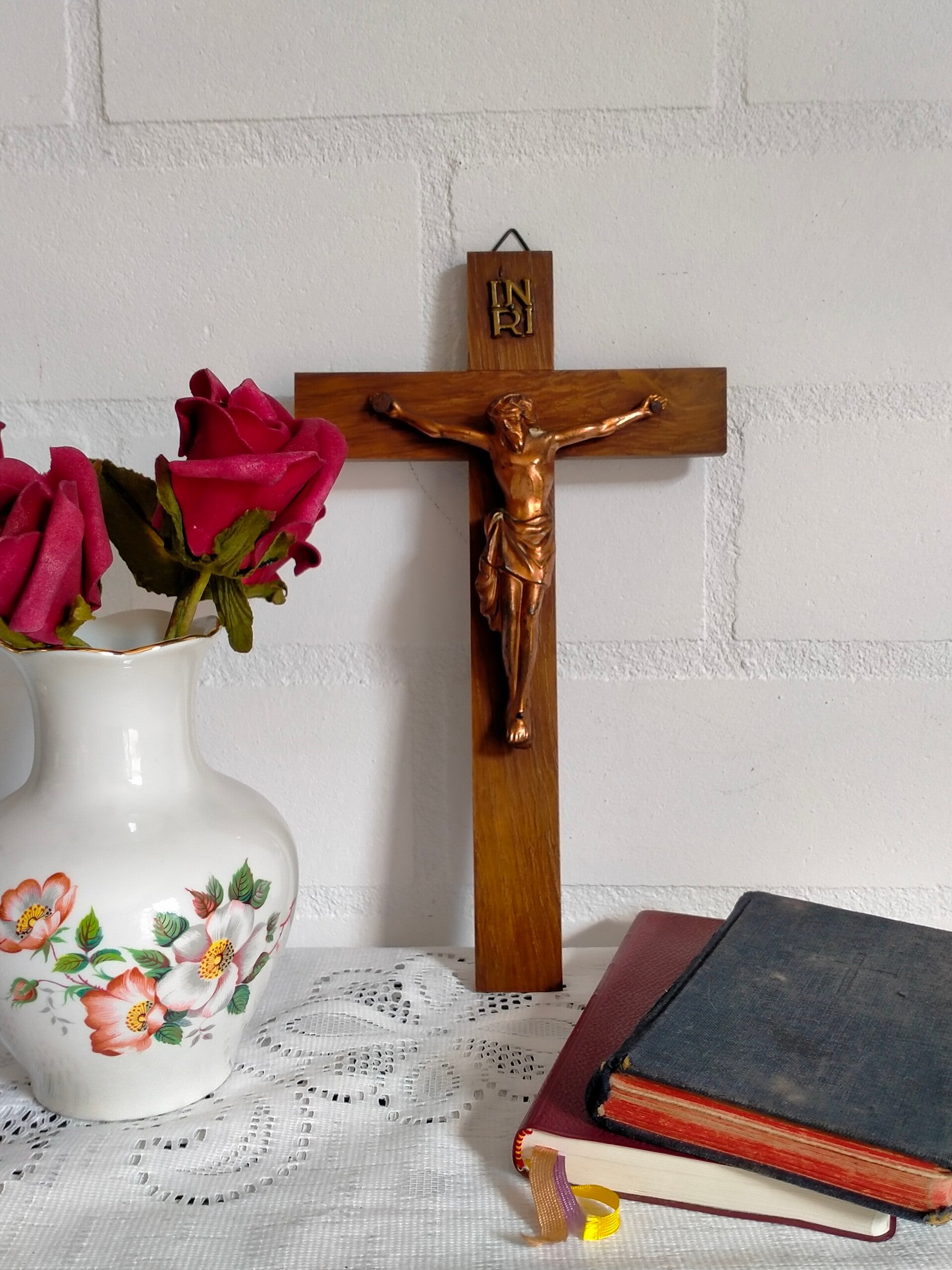 Houten kruisbeeld/ crucifix jaren 60 A