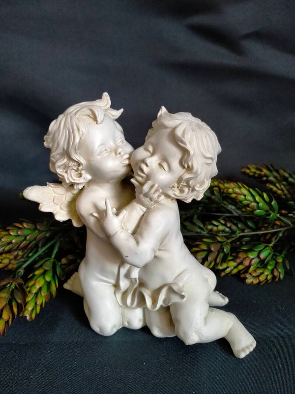 Beeldje 2 kleine engeltjes