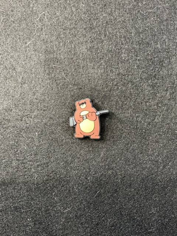 Bear w/Rifle - Hat Pin