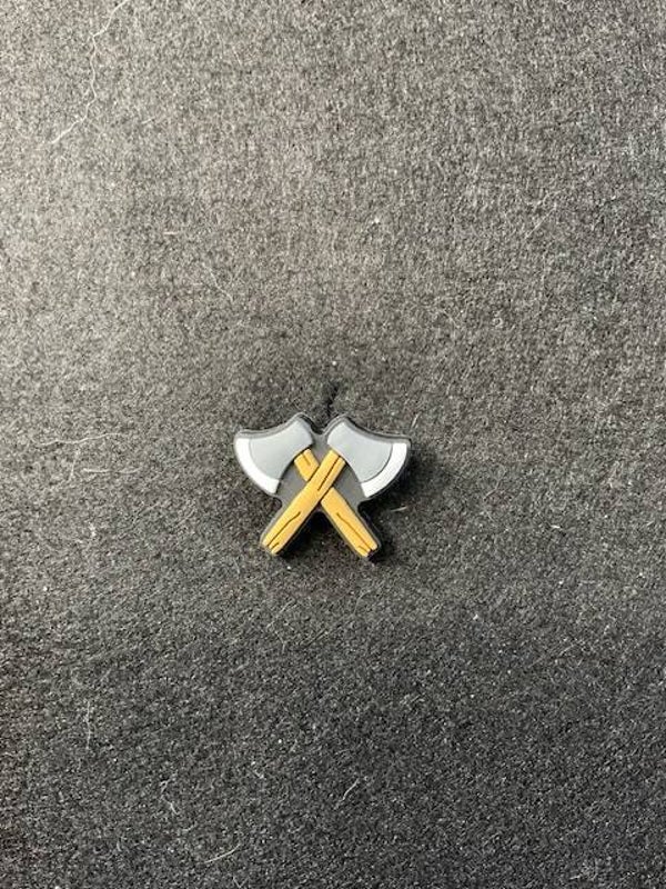 Hatchets crossed - Hat Pin