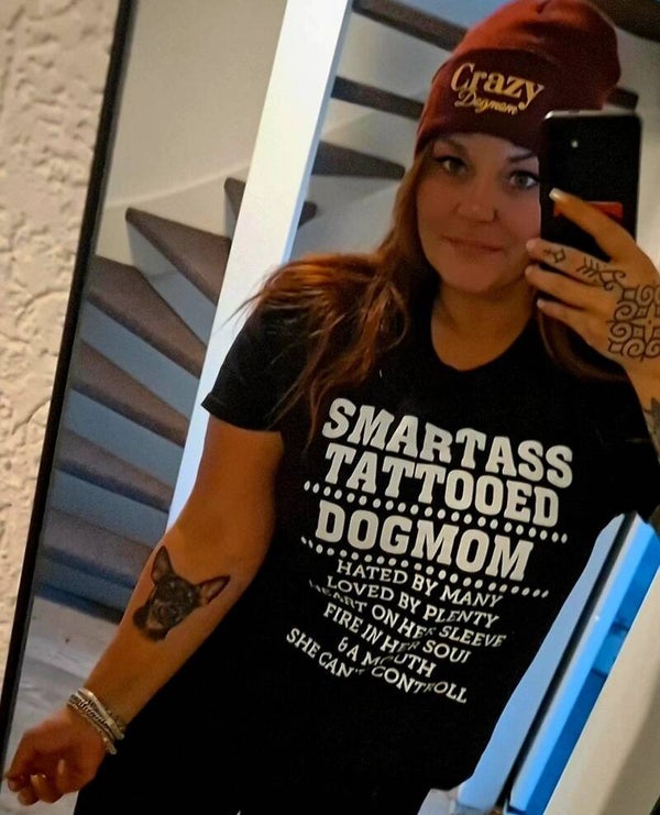 Smartass tattooed dogmom