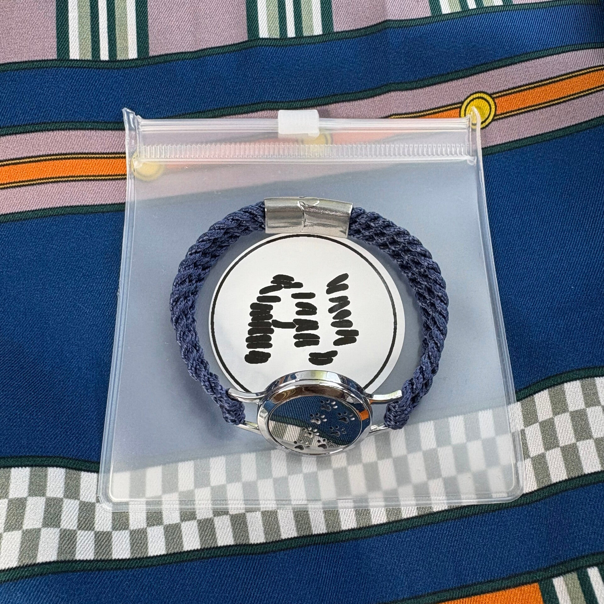 Customizable Fragrance Bracelet with Stainless Steel Locket and Spiral Strap - Aromatherapy Diffuser Jewelry
