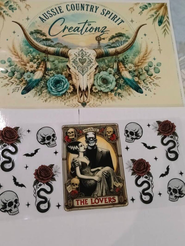 The lovers Halloween skulls