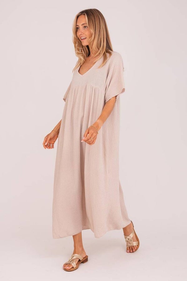 Zomerse maxi jurk van wafelstof met V-hals - Beige