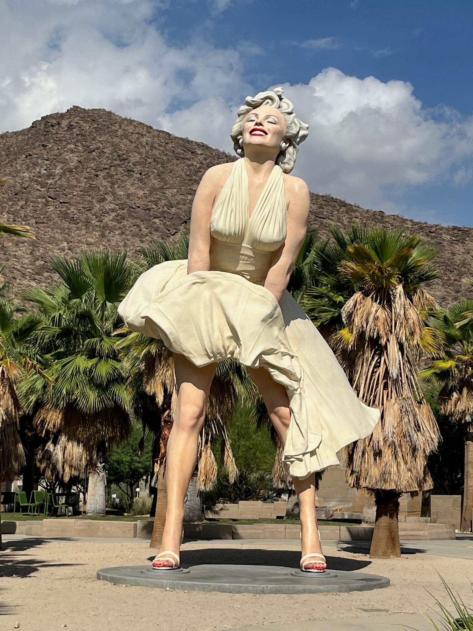 alt="Statue de Marilyn Monroe à Palm Springs, Californie"