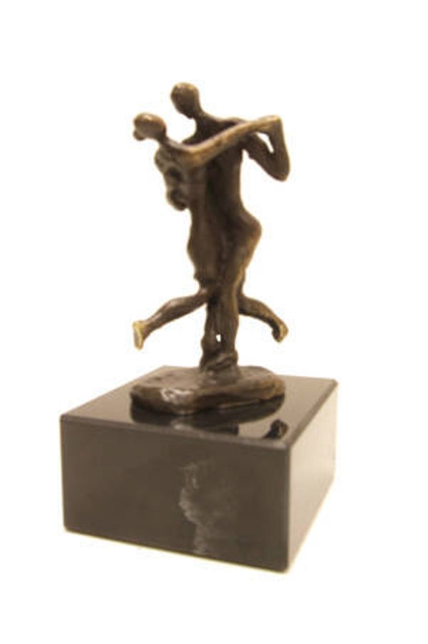 Dans sculptuur “Dansen op de golven van de tijd”