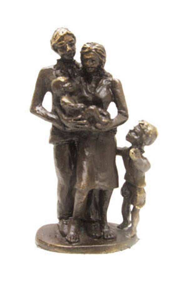 Familie beeldje “Gezin met zoon”