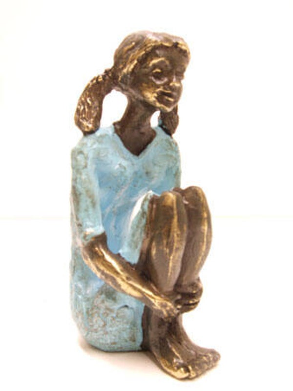 Kind sculptuur “In gedachten”