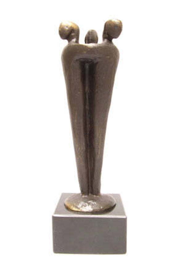 Liefdes sculptuur “Omarming”