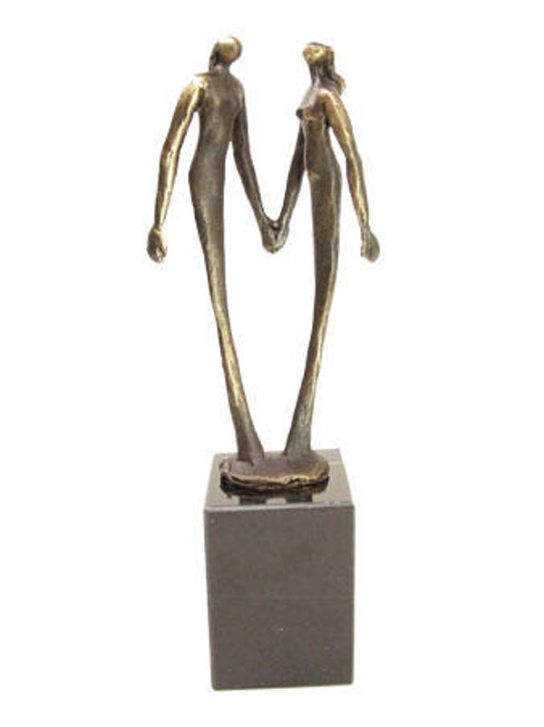 Vrouwen liefdes sculptuur “Happiness”