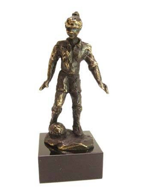 Sport sculptuur “De voetbalster”