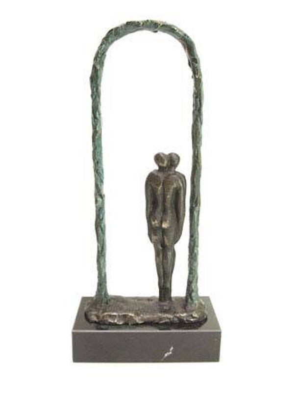 Liefdes sculptuur “Innige liefde” groen gepatineerd