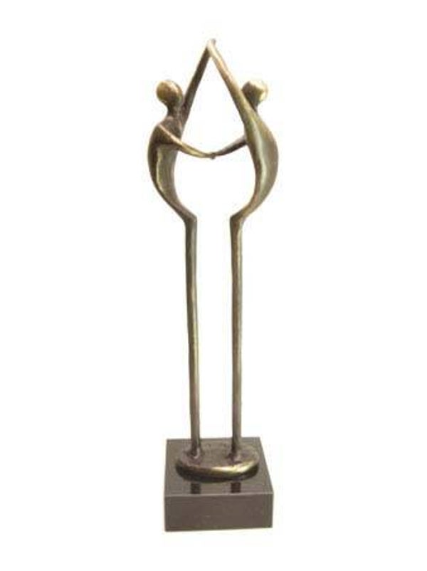 Liefdes sculptuur “Holding”