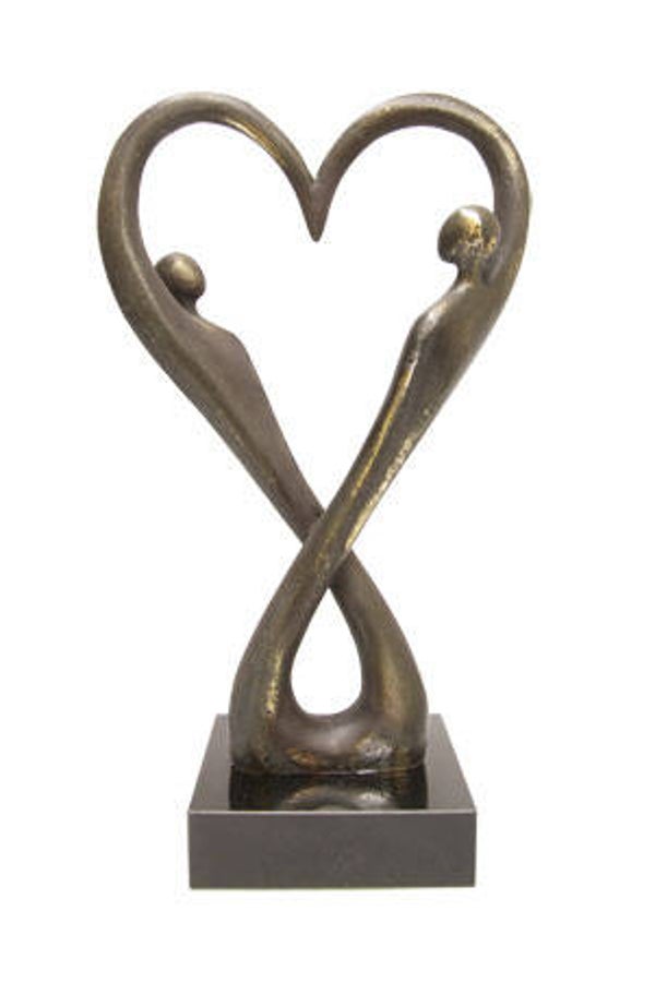 Liefdes sculptuur “With Love”