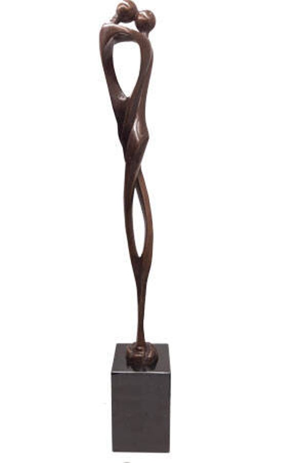 Bronzen sculptuur ” Innige omhelzing ” groot formaat