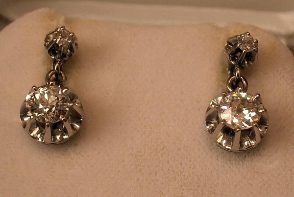 Paire de boucles d'oreilles, dormeuses trembleuses anciennes or 18K et Platine et diamants (1,10 carats)