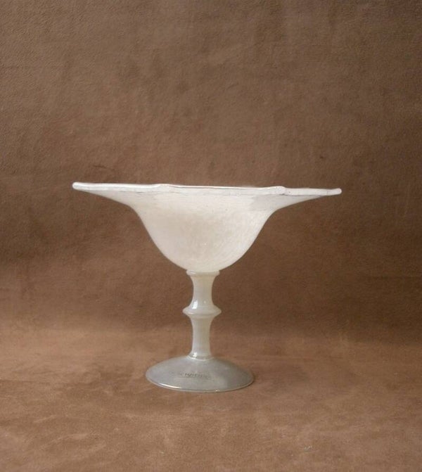 Coupe Art Déco dite "Bijoux" en verre moucheté signée Schneider