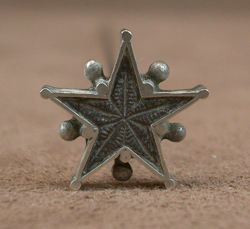 Epingle à chapeau ancienne en argent et étoile de Digne