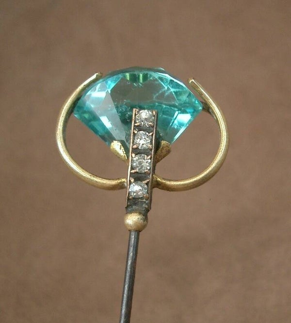 Epingle à chapeau Art Nouveau métal doré et verre bleu