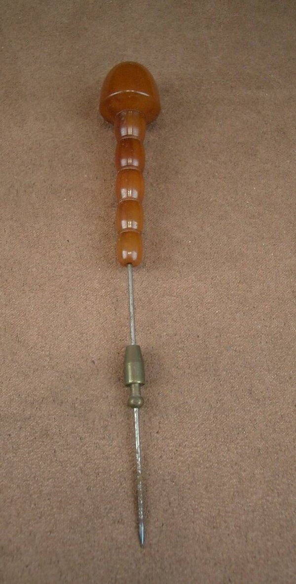 Epingle à chapeau ancienne en bakélite orange façon ambre