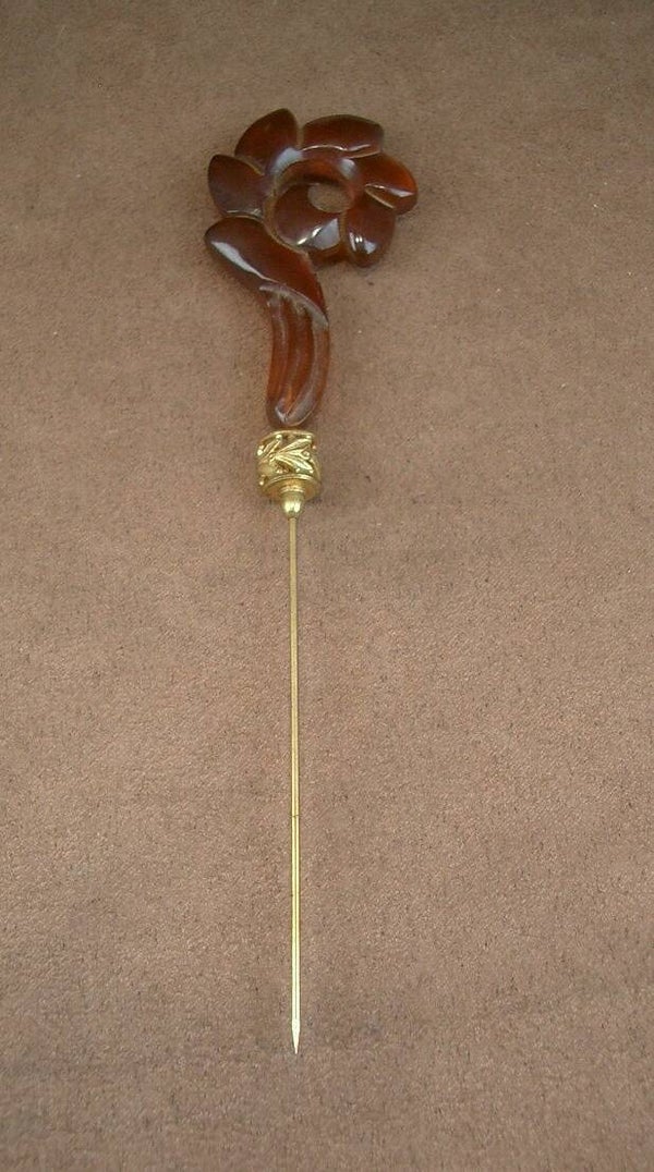 Epingle à chapeau ancienne en bakélite orange façon ambre