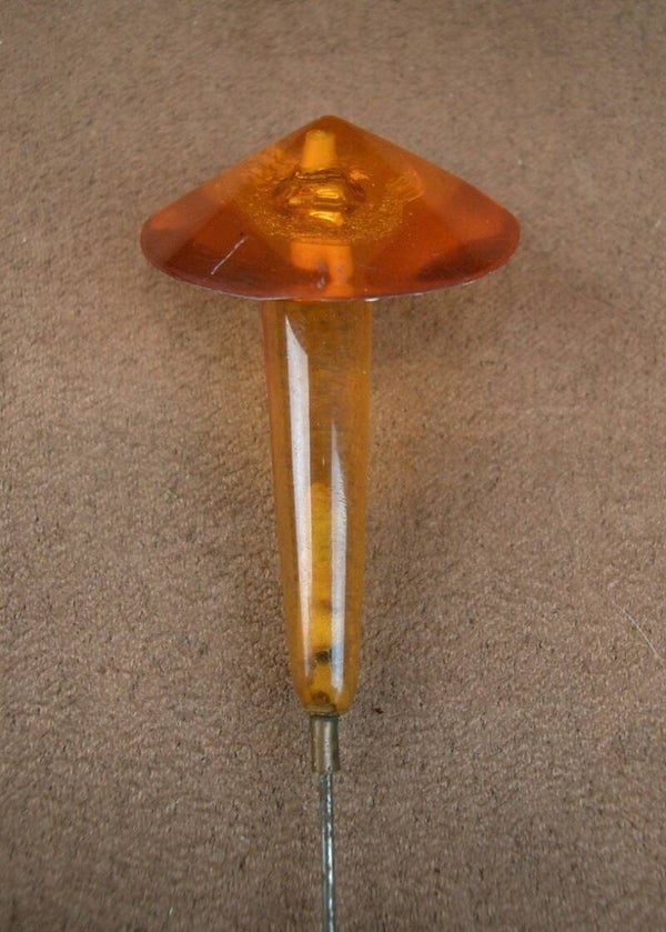 Epingle à chapeau ancienne en bakélite orange façon ambre