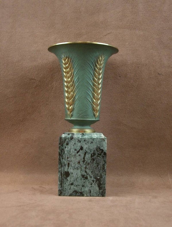 Vase en bronze doré et patiné Art Nouveau signé Léon Kann (1859-1925)