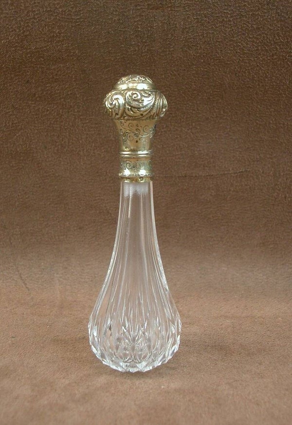 Flacon a sel ancien en cristal taillé et vermeil XIXe siècle
